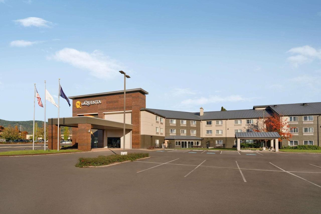 La Quinta Inn & Suites By Wyndham Springfield Exterior foto