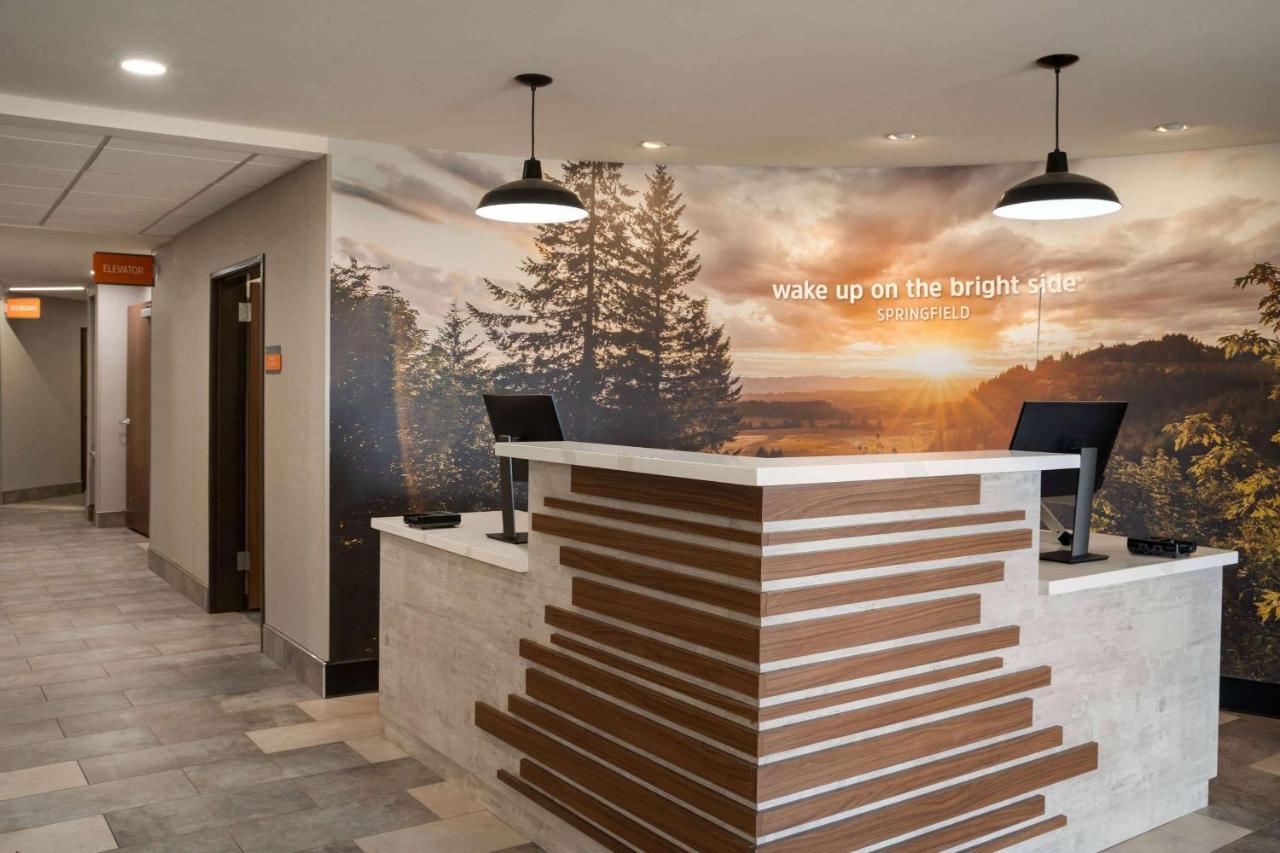 La Quinta Inn & Suites By Wyndham Springfield Exterior foto