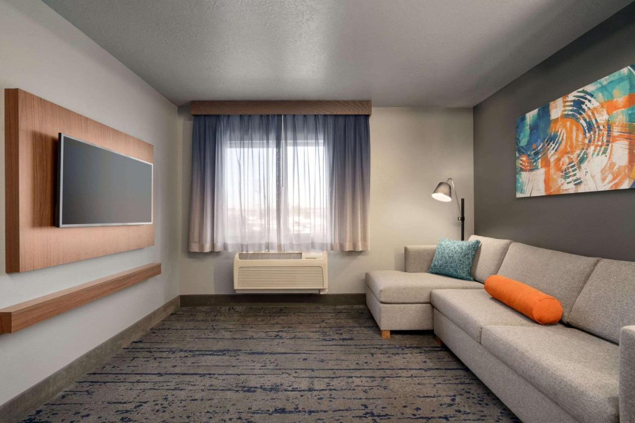 La Quinta Inn & Suites By Wyndham Springfield Exterior foto